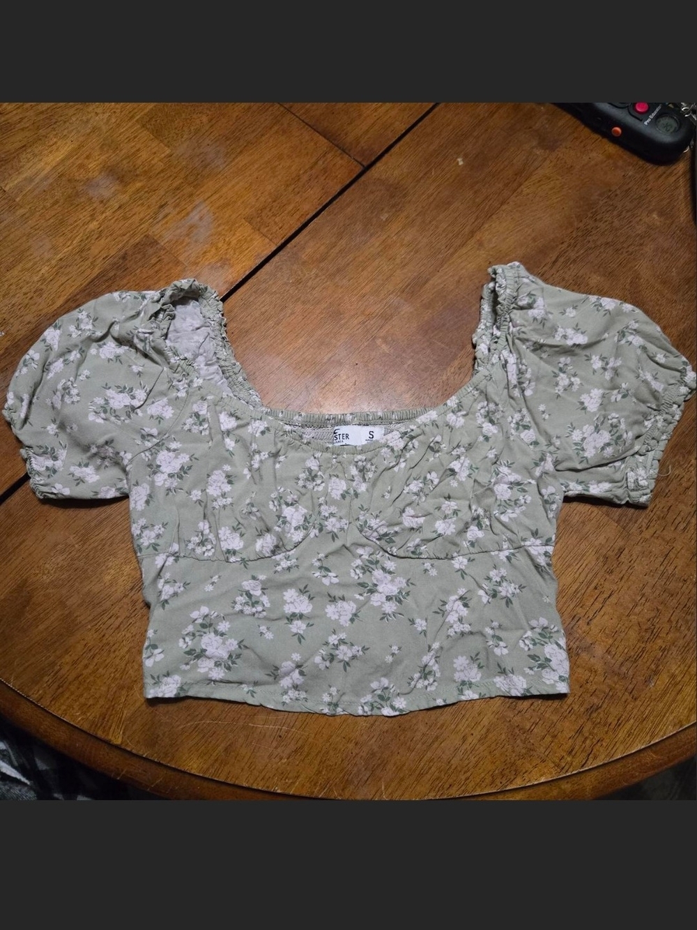 Hollister Sage Green Floral Ruffled Sleeve Crop Top